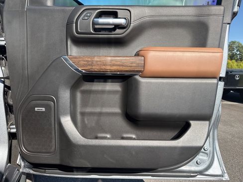 Used 2019 Chevrolet Silverado 1500 High Country w/ High Country Premium Package image 29