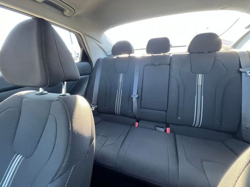 Used 2025 Hyundai Elantra SEL image 38