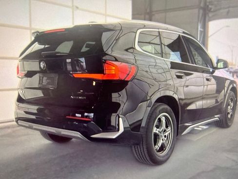 Used 2025 BMW X1 xDrive28i AWD/4WD image 3
