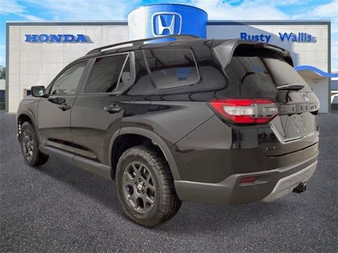 New 2025 Honda Pilot TrailSport image 5