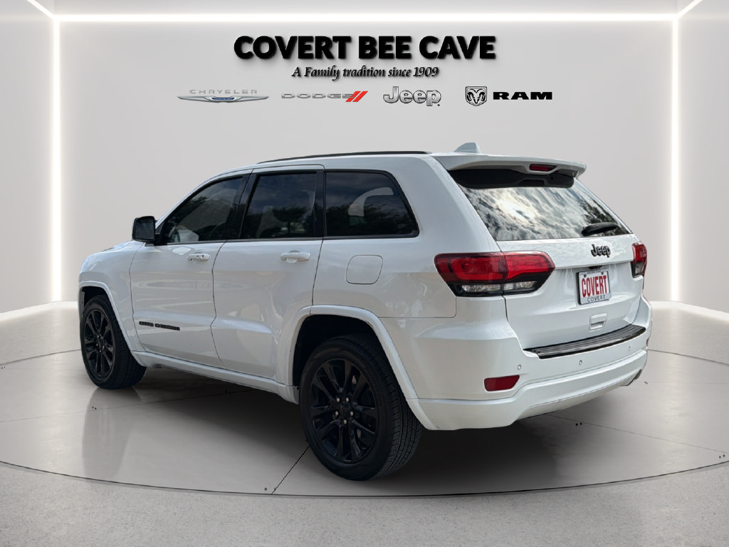 Used 2018 Jeep Grand Cherokee Altitude RWD image 5