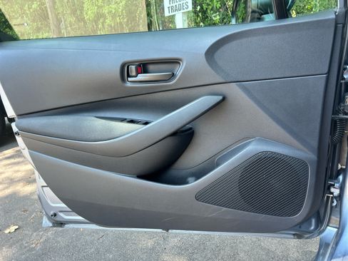Used 2025 Toyota Corolla LE FWD image 13