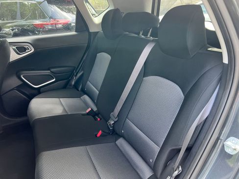 Used 2025 Kia Soul LX w/ LX Technology Package image 37
