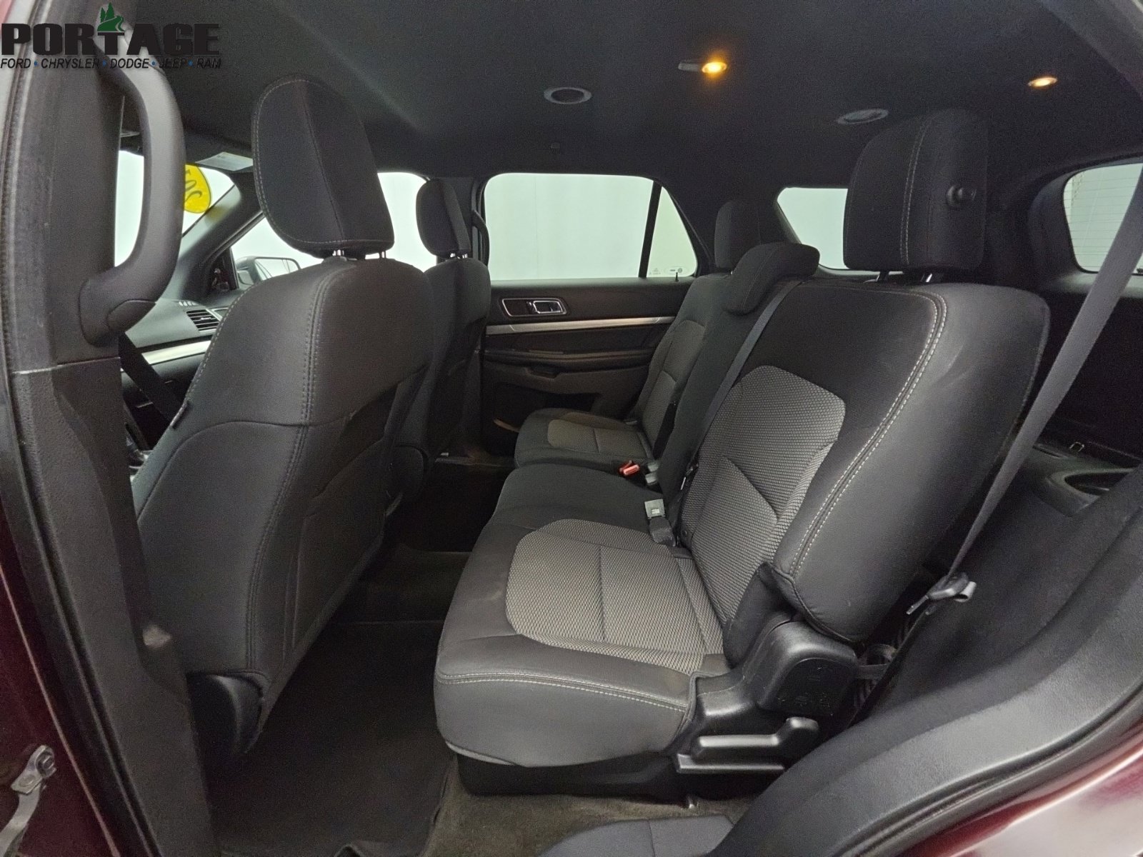 Used 2018 Ford Explorer XLT AWD/4WD image 28