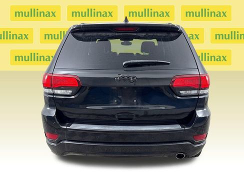 Used 2018 Jeep Grand Cherokee Altitude RWD image 8