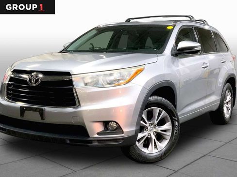 Used 2015 Toyota Highlander XLE AWD/4WD image 1