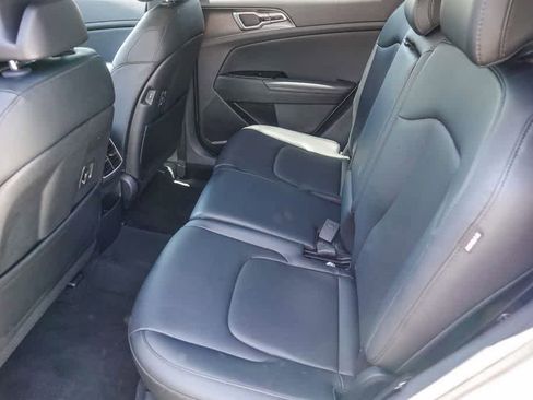 Certified 2025 Kia Sportage EX FWD image 17
