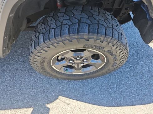 Used 2020 Jeep Gladiator Rubicon AWD/4WD image 10