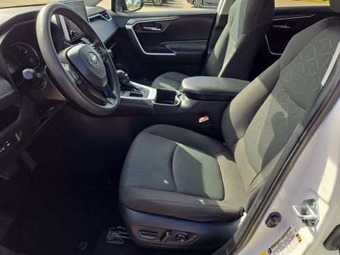 Used 2024 Toyota RAV4 XLE FWD image 16