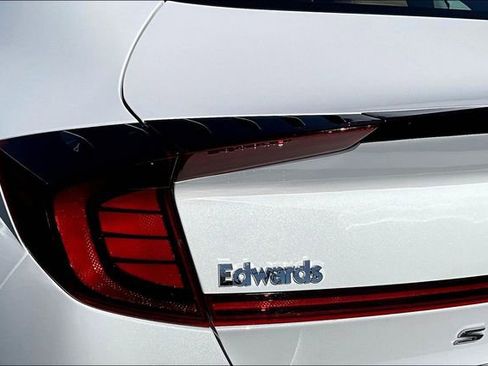 Used 2023 Hyundai Sonata Limited w/ Winter Weather Package FWD image 22