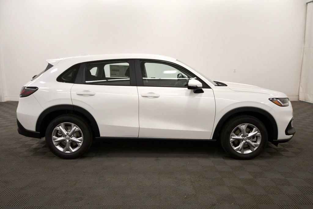 New 2027 Honda HR-V LX image 8