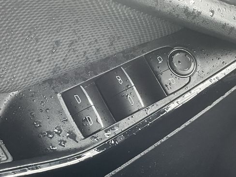 Used 2025 Chevrolet Equinox RS w/ Safety and Technology Package image 16