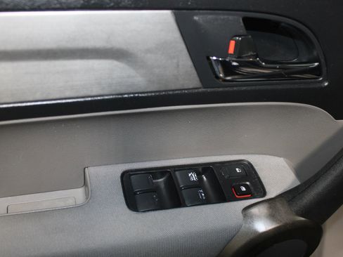 Used 2011 Honda CR-V LX image 12