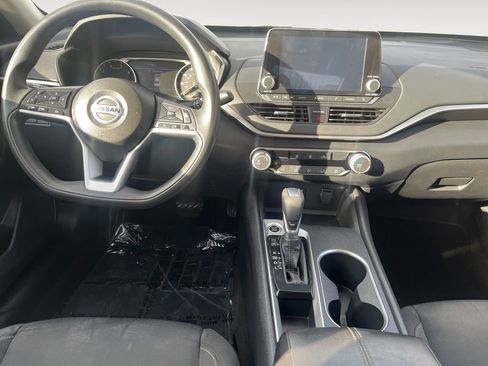Used 2022 Nissan Altima 2.5 SV FWD image 10