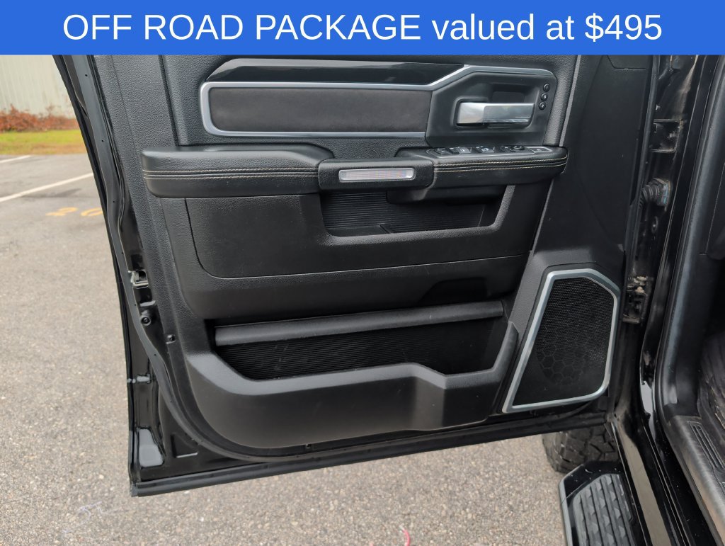 Used 2019 RAM 2500 Laramie w/ Black Appearance Package AWD/4WD image 13
