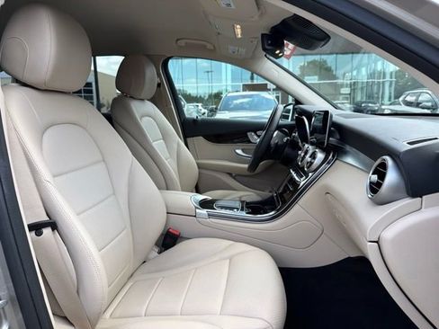 Used 2022 Mercedes-Benz GLC 300 4MATIC image 36