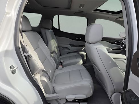 Used 2023 GMC Acadia SLT w/ Technology Package image 15