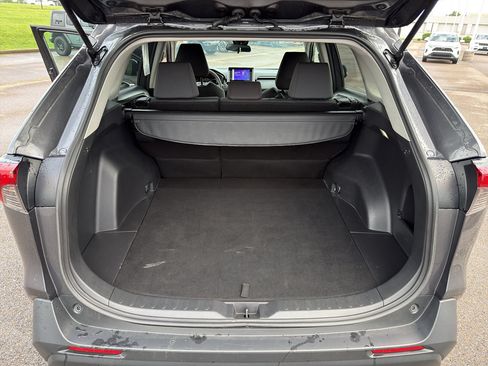 Used 2025 Toyota RAV4 XLE FWD image 13