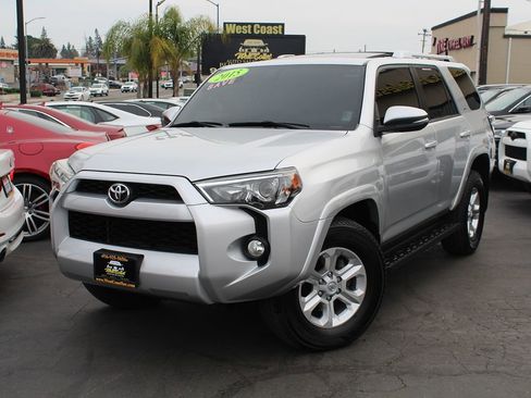 Used 2015 Toyota 4Runner SR5 Premium image 2