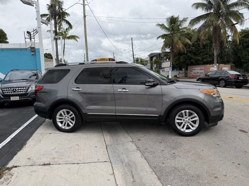 Used 2014 Ford Explorer XLT image 6