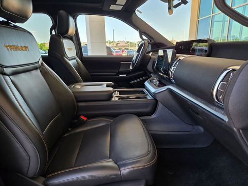 Used 2025 Ford Expedition Tremor AWD/4WD image 28