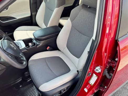 Used 2025 Toyota RAV4 XLE w/ Convenience Package AWD/4WD image 19