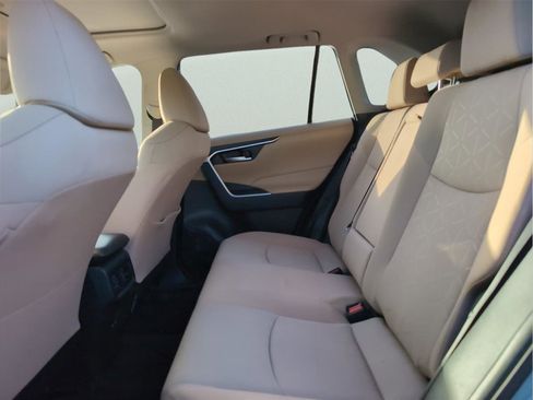 Used 2020 Toyota RAV4 XLE w/ Convenience Package image 34