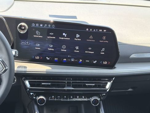 New 2026 Chevrolet Traverse LT w/ Sun and Wheel Package FWD image 4