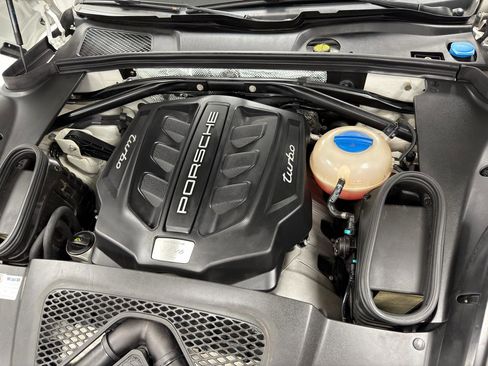 Used 2015 Porsche Macan Turbo image 33