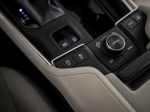 Used 2025 Toyota Grand Highlander AWD image 43