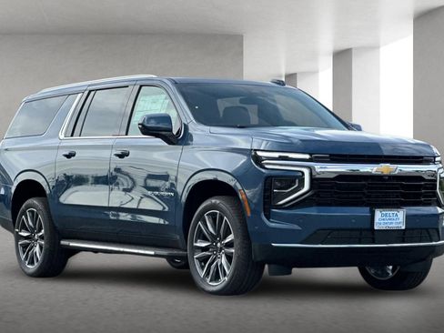 New 2026 Chevrolet Suburban LS w/ LS Custom Edition AWD/4WD image 1