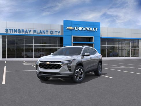 New 2026 Chevrolet Trax LT w/ Driver Confidence Package FWD image 8