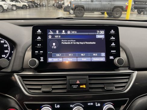 Used 2018 Honda Accord Sport image 23