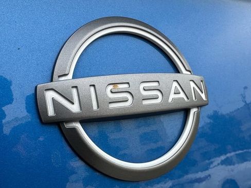 Used 2024 Nissan Versa SR FWD image 10