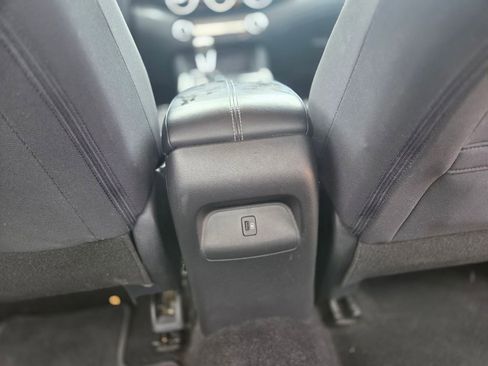 Used 2021 Nissan Sentra SV FWD image 12