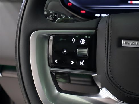 Certified 2025 Land Rover Range Rover SE image 26