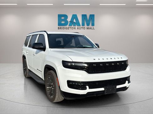 Used 2023 Jeep Wagoneer Series II image 1