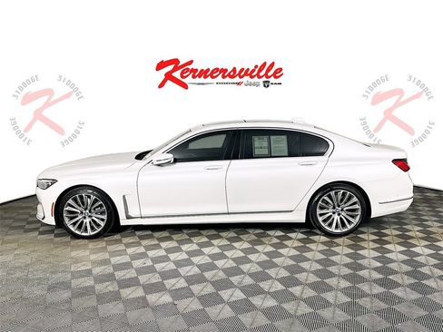 Used 2021 BMW 750i xDrive w/ Executive Package image 4