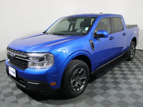 Certified 2022 Ford Maverick XLT w/ XLT Luxury Package image 4