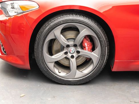 Used 2017 Alfa Romeo Giulia AWD w/ Sport Appearance Package image 44