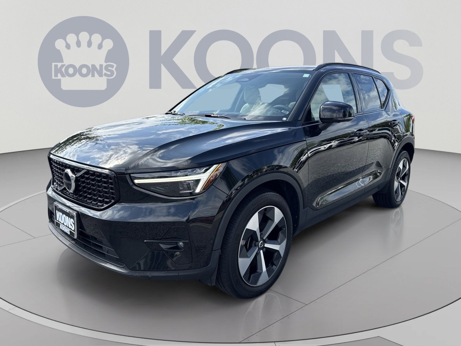 Certified 2023 Volvo XC40 B5 Ultimate w/ Climate Package AWD/4WD image 1