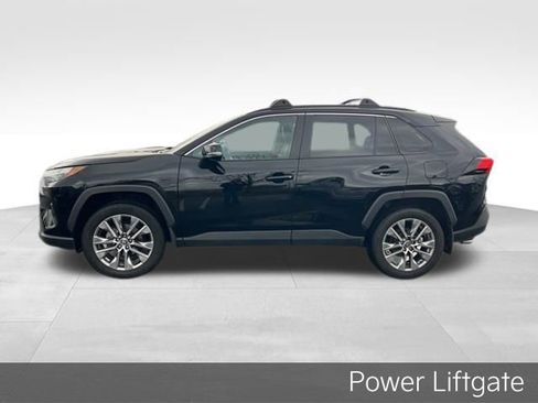 Used 2023 Toyota RAV4 XLE Premium image 4