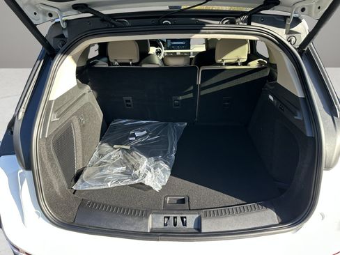 New 2026 Lincoln Corsair Premiere image 8