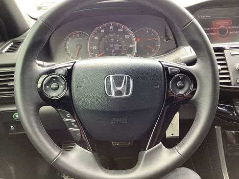 Used 2017 Honda Accord Sport image 11
