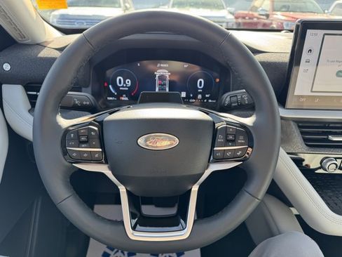 Used 2025 Ford Explorer Platinum w/ Ultimate Package image 22