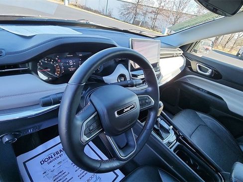 Used 2022 Jeep Compass Limited image 10