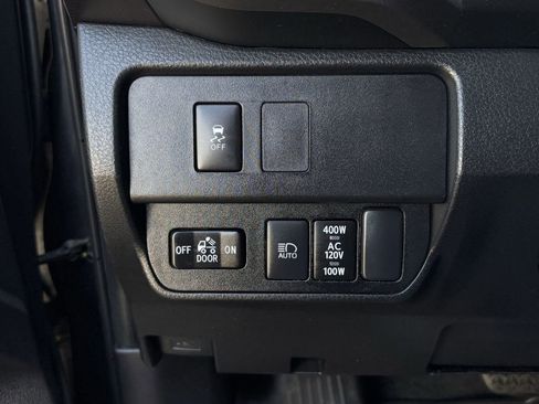 Used 2023 Toyota Tacoma TRD Off-Road image 23