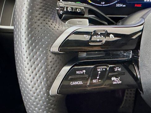 Used 2023 Mercedes-Benz GLC 300 image 11
