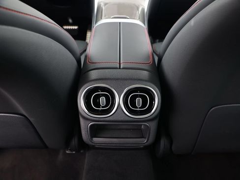 Used 2025 Mercedes-Benz GLC 43 AMG 4MATIC image 37