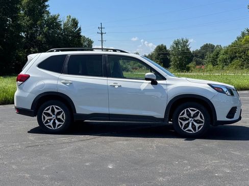 Used 2022 Subaru Forester Premium AWD/4WD image 4